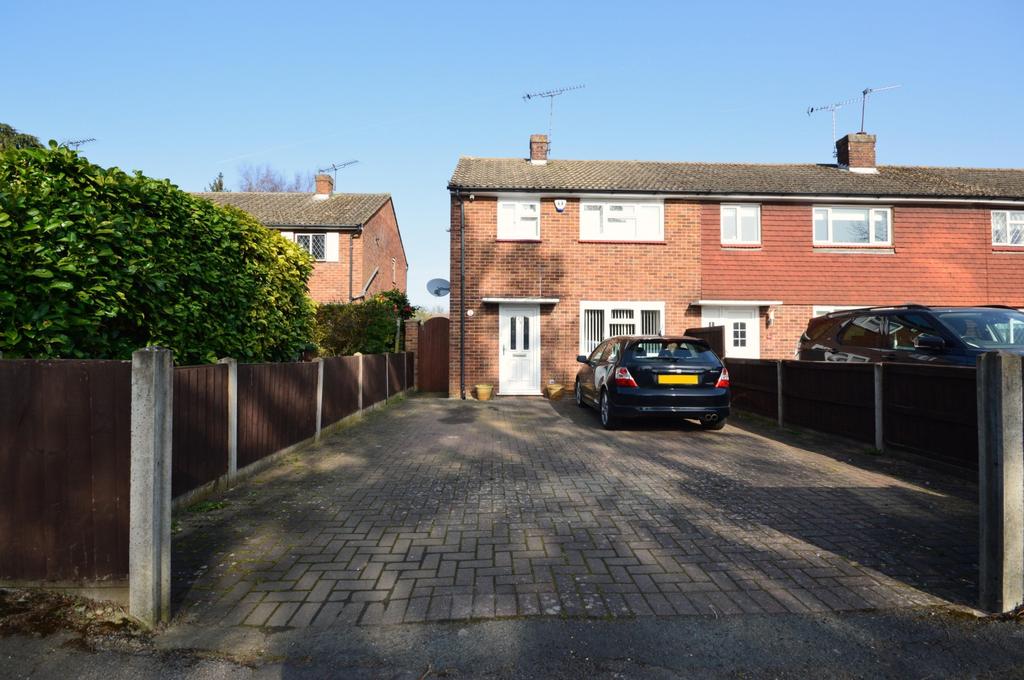 Slade Road, Ottershaw, KT16 3 bed end of terrace house £525,000