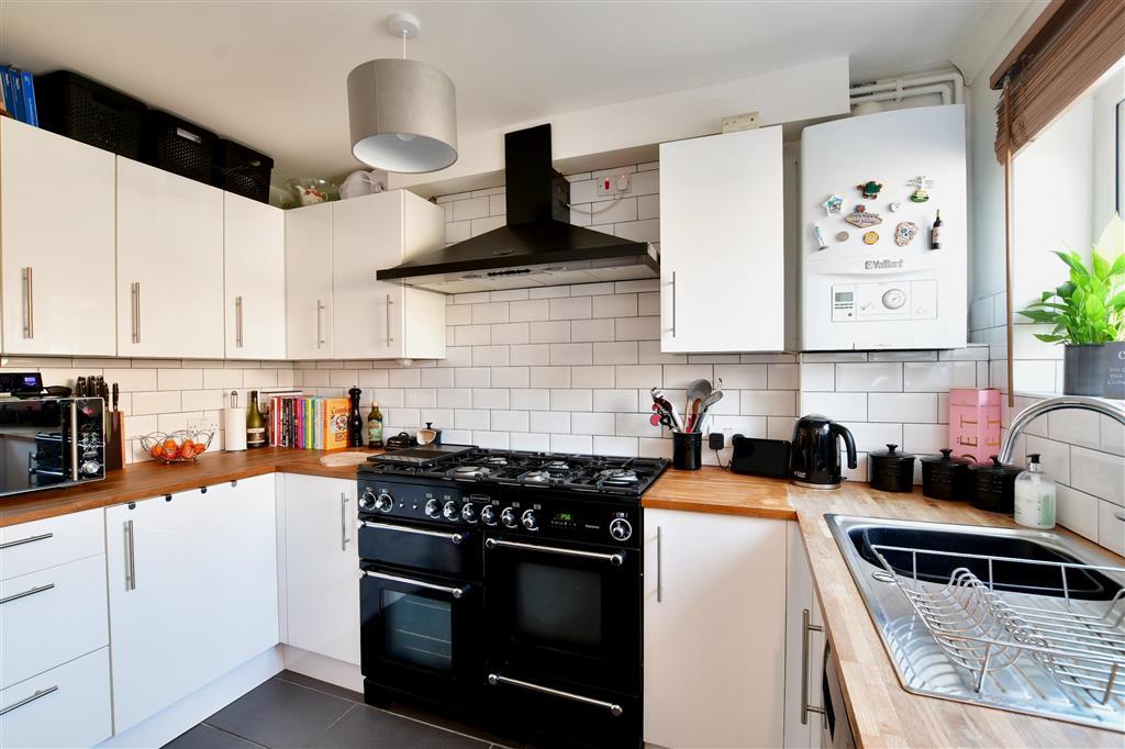 Brentwood, Washford Farm, Ashford, Kent 2 bed semidetached house £