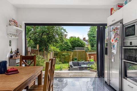 Flat 1, 10 Alexandra Park Road, London, N10 2AB
