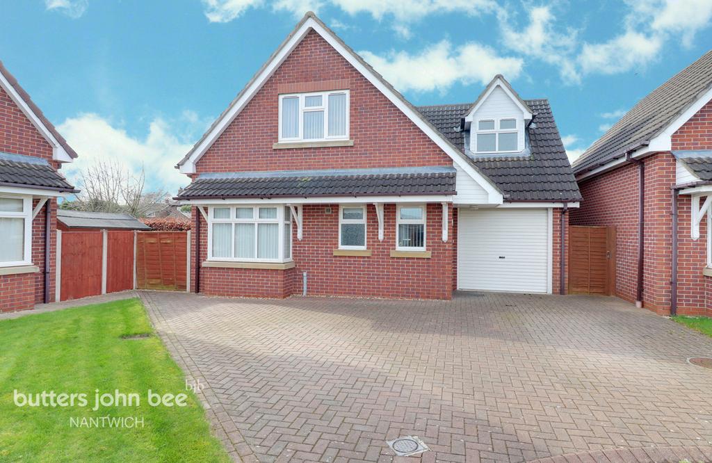 Moorlands Drive, Nantwich 3 bed detached house for sale £290,000