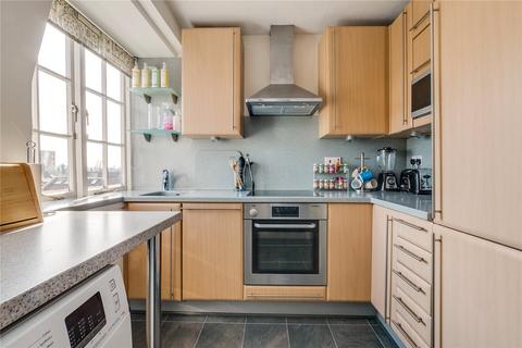 2 bedroom flat for sale, Winfield House, Vicarage Crescent, London