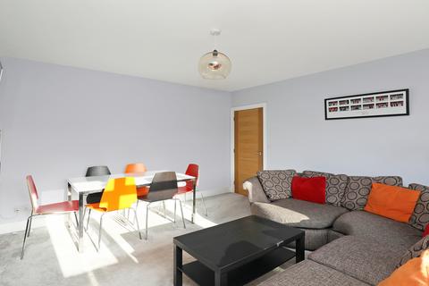 38a Beech Gardens, London, W5 4AH