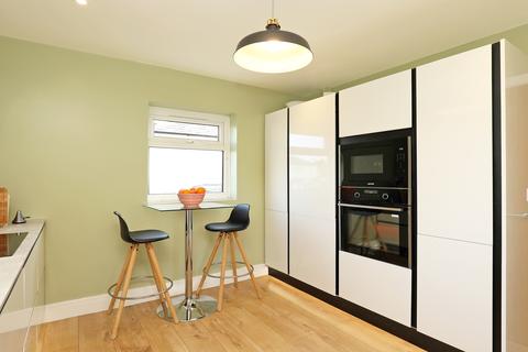 38a Beech Gardens, London, W5 4AH