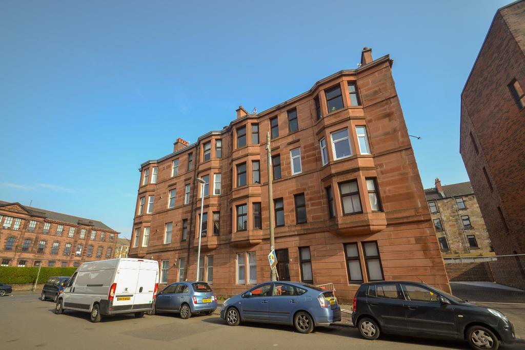 7 Niddrie Road, Govanhill, Glasgow, G42 8NT 1 bed ground floor flat - £ ...