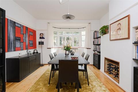 35 Grove Crescent, Kingston Upon Thames, KT1 2DG