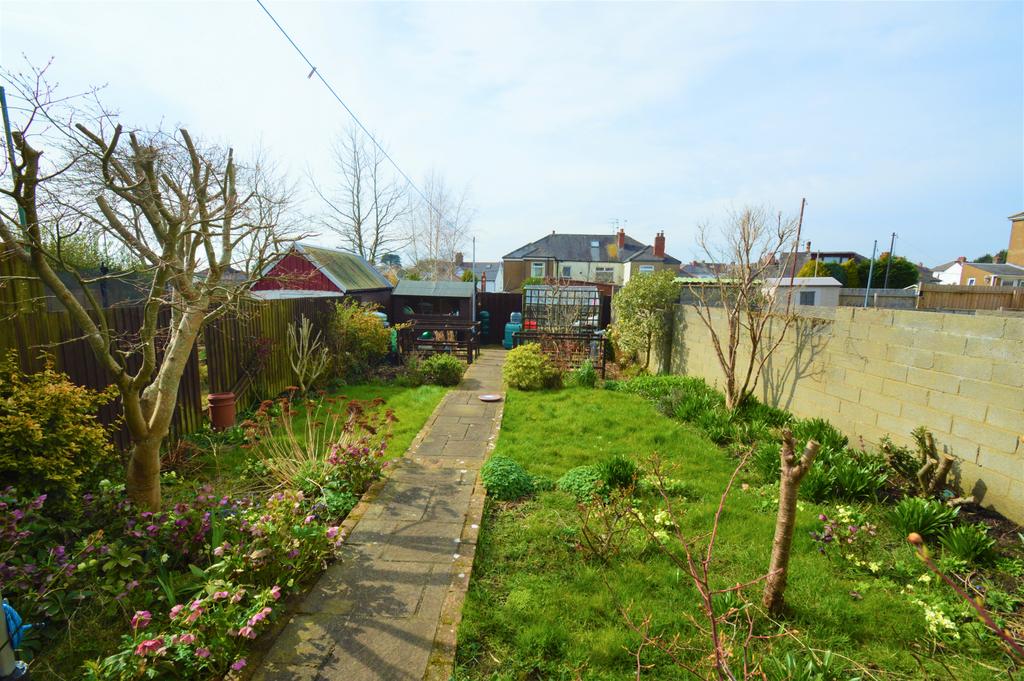 Ty Fry Ave, Rumney, CF3 3 bed semidetached house £280,000