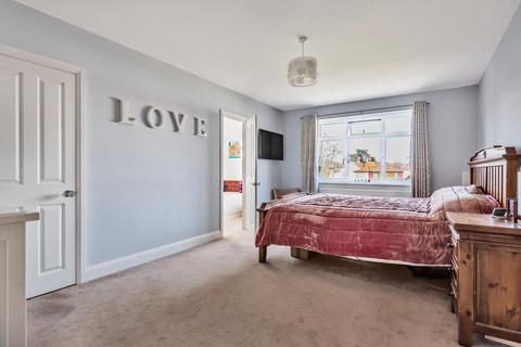 14 Dukes Way, West Wickham, BR4 9AU
