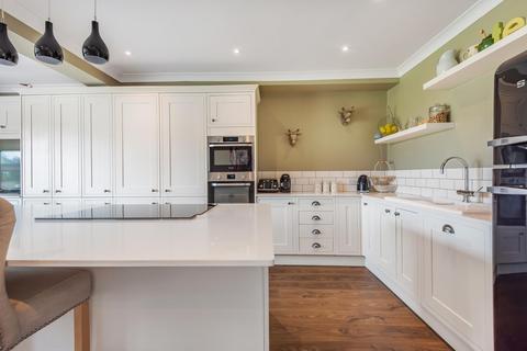 14 Dukes Way, West Wickham, BR4 9AU