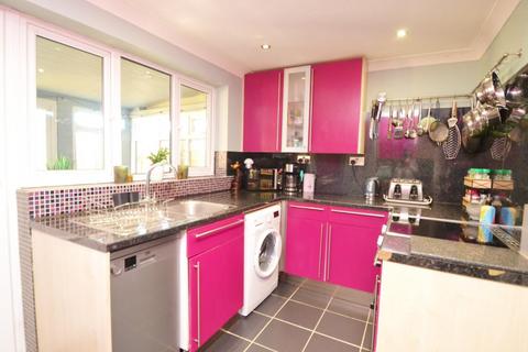 16 Cotswold Close, Verwood, BH31 6UJ