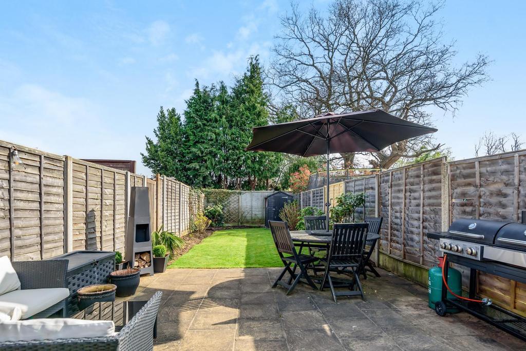 Woodham Lane, New Haw, Addlestone, KT15 3 bed terraced house £450,000