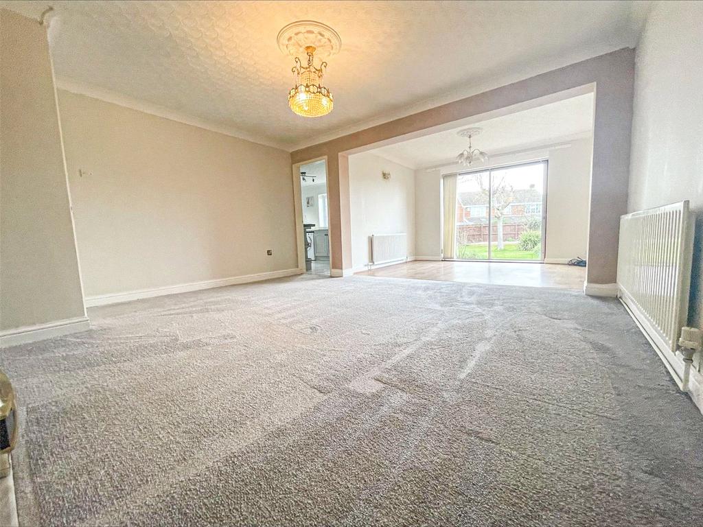 Broadway, Grimsby, NE Lincolnshire, DN34 3 bed bungalow £175,000