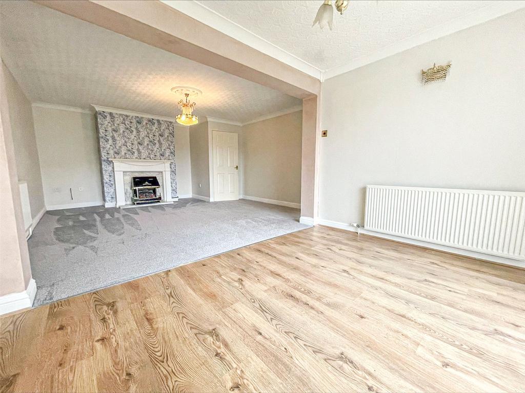 Broadway, Grimsby, NE Lincolnshire, DN34 3 bed bungalow £175,000