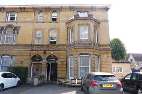 3 bedroom flat to rent - Pittville Circus Road, Pittville, Cheltenham, GL52