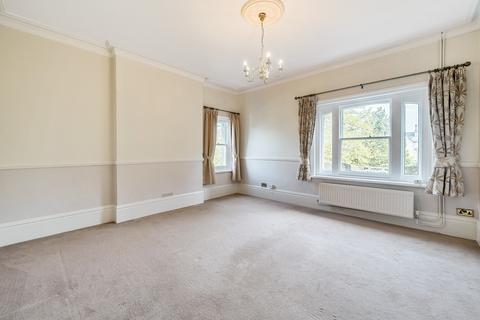 3 bedroom flat to rent, Pittville Circus Road, Pittville, Cheltenham, GL52