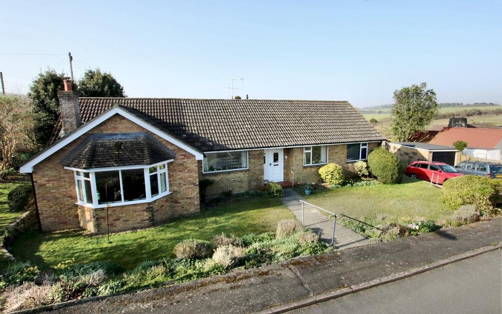 Old Kennels Close, Winchester 4 bed detached bungalow £675,000