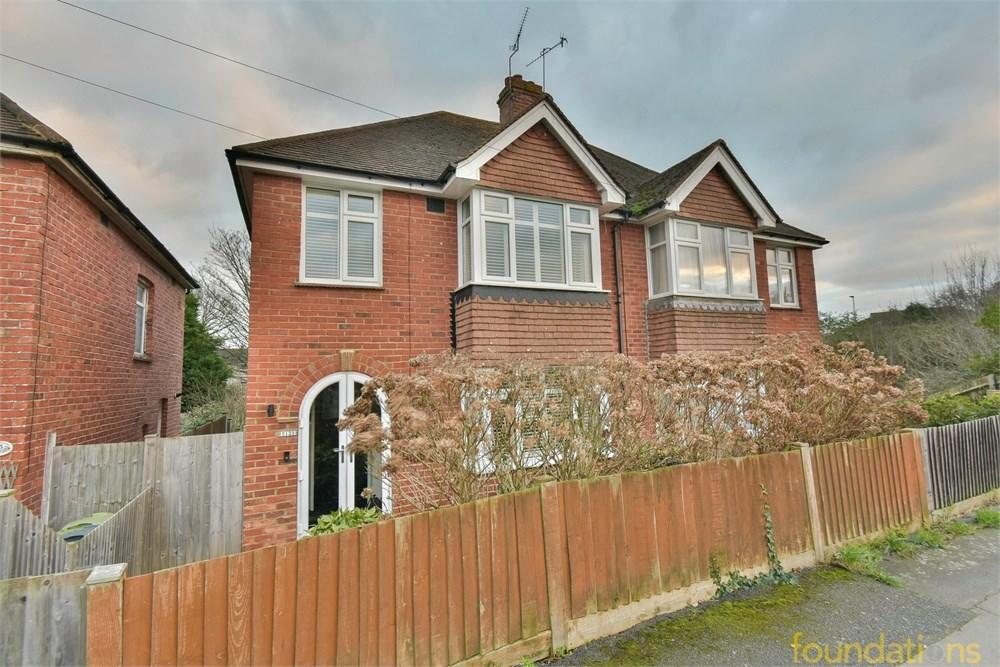 Buxton Drive, Bexhill on Sea, TN39 3 bed semidetached house £315,000