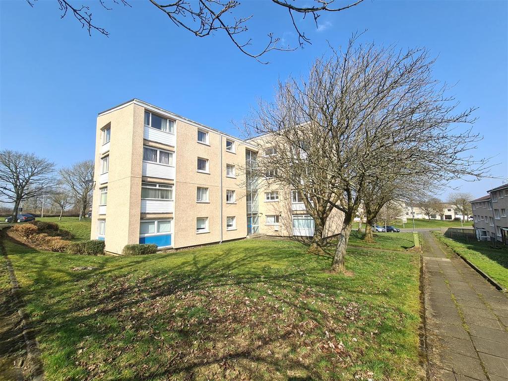 Ballochmyle, Calderwood, East Kilbride 2 bed apartment £550 pcm (£127 pw)