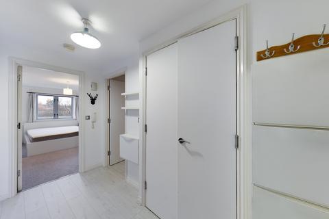 2 bedroom flat to rent, Knowles Wharf, Camden