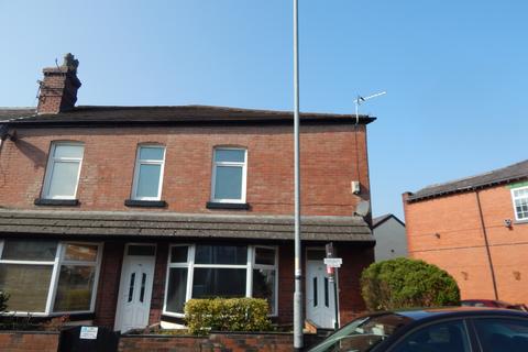 2 bedroom end of terrace house to rent, Victoria Road, Horwich, BL6 6EA