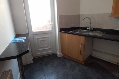 2 bedroom end of terrace house to rent, Victoria Road, Horwich, BL6 6EA