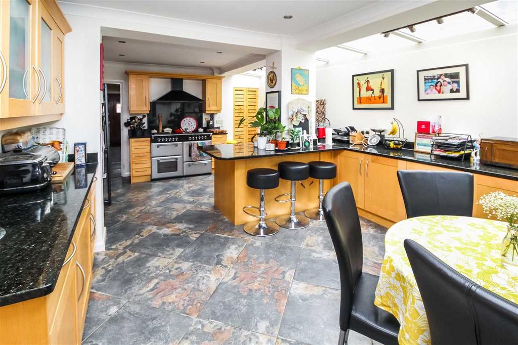 Kitchen /