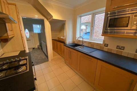 3 bedroom semi-detached house to rent, Lawrence Road, Rugby, CV21