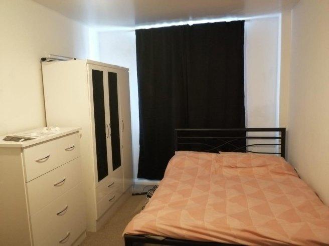 Boscobel-crescent-wv1-1qg-946684