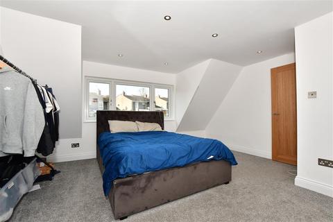 52 Chantry Way, Billericay, CM11 2AP