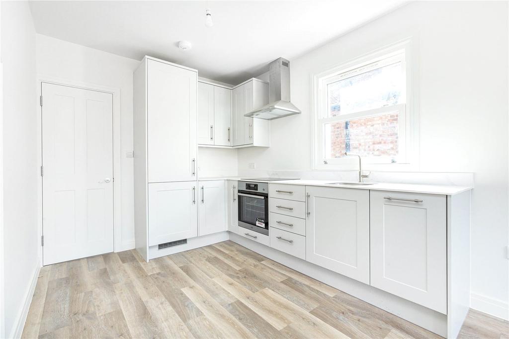 Bickley Street, Tooting, London, SW17 2 bed apartment £2,200 pcm (£