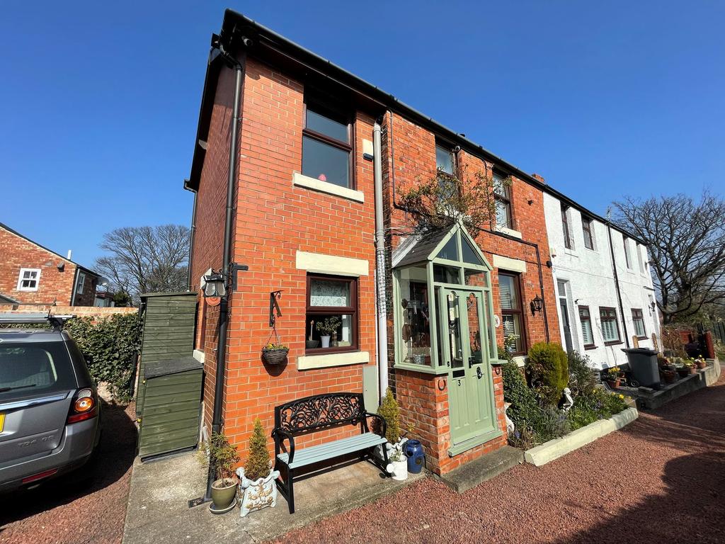 Browns Buildings, West Boldon, Tyne and Wear, NE36 0RE 2 bed semidetached house for sale £180,000