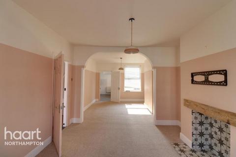 3 bedroom terraced house to rent, Midland Road, Rushden