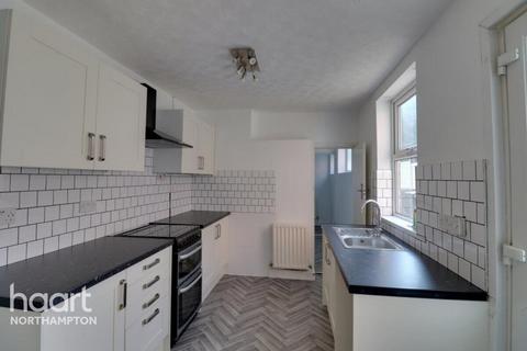 3 bedroom terraced house to rent, Midland Road, Rushden