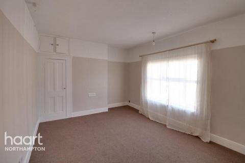 3 bedroom terraced house to rent, Midland Road, Rushden
