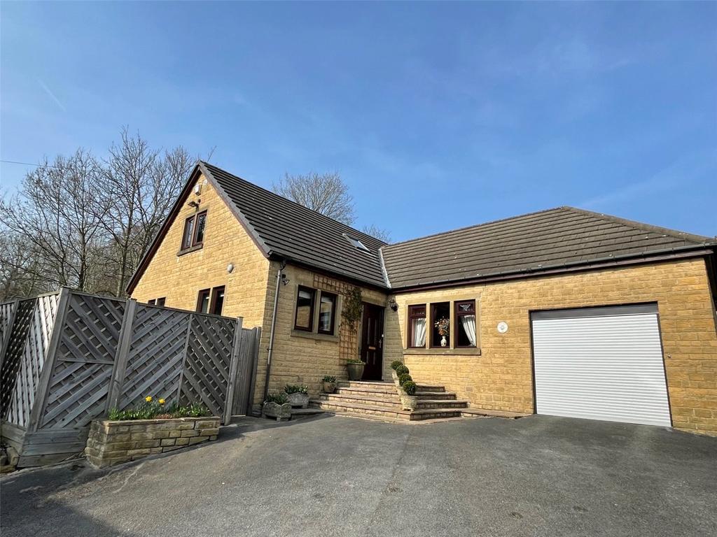 Pye Nest Road, Pye Nest, Halifax, HX2 4 bed detached house for sale £380,000