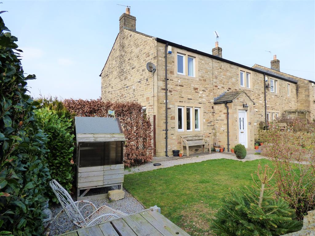 Megsons Court, Embsay, Skipton 3 bed end of terrace house £365,500