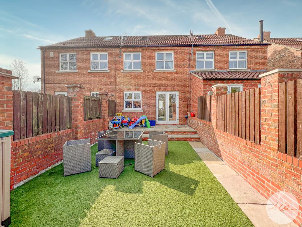 Harriers Croft, Dalton, Thirsk, YO7 3 bed terraced house £200,000
