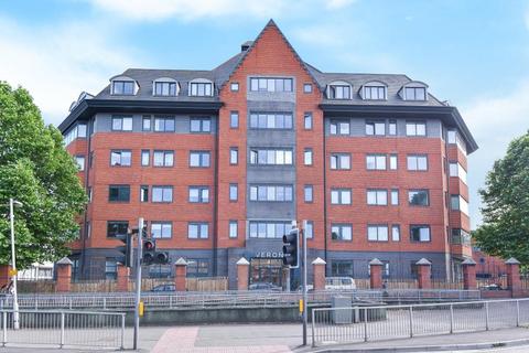 2 bedroom apartment to rent, Slough,  Berkshire,  SL1