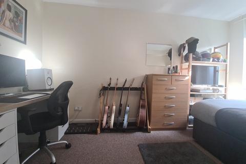 1 bedroom house to rent, Moorland Road, Leeds