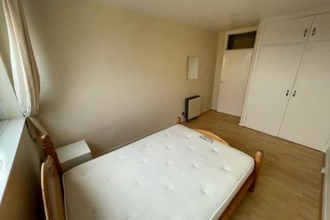 2 bedroom flat to rent - Burnsall Croft, LEEDS LS12