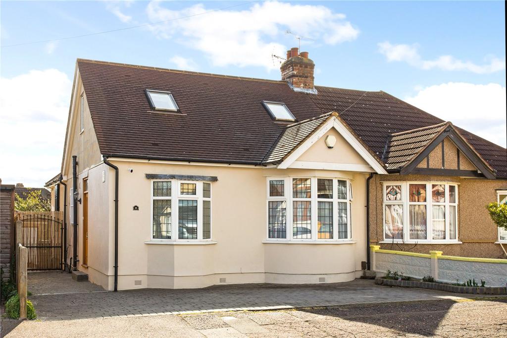 Hawthorn Road, Buckhurst Hill, Essex, IG9 4 bed semidetached house £