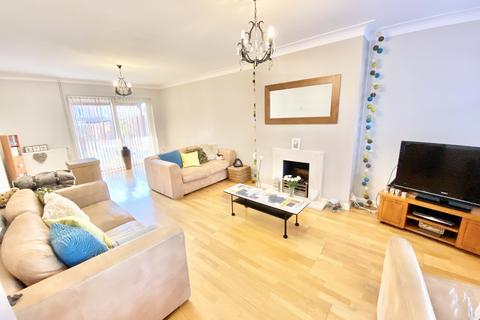 4 bedroom detached house for sale - Roe Green, Kingsbury, NW9