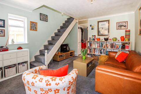 3 Blackthorn Close, Pennington, Lymington, SO41 8AY