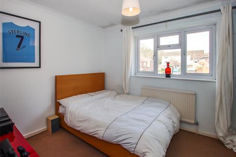 3 Blackthorn Close, Pennington, Lymington, SO41 8AY