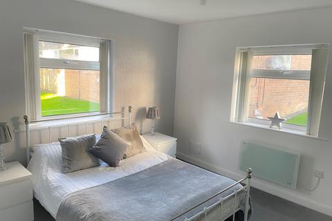 2 bedroom apartment to rent, Park View Court, Roundhay, Leeds LS8 1BS