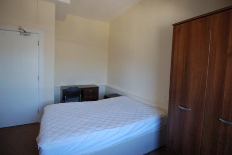 3 bedroom flat to rent, Barnton Street, Stirling, FK8