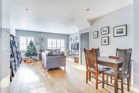 1 Bellmaker Mews, Upminster, RM14 2BF