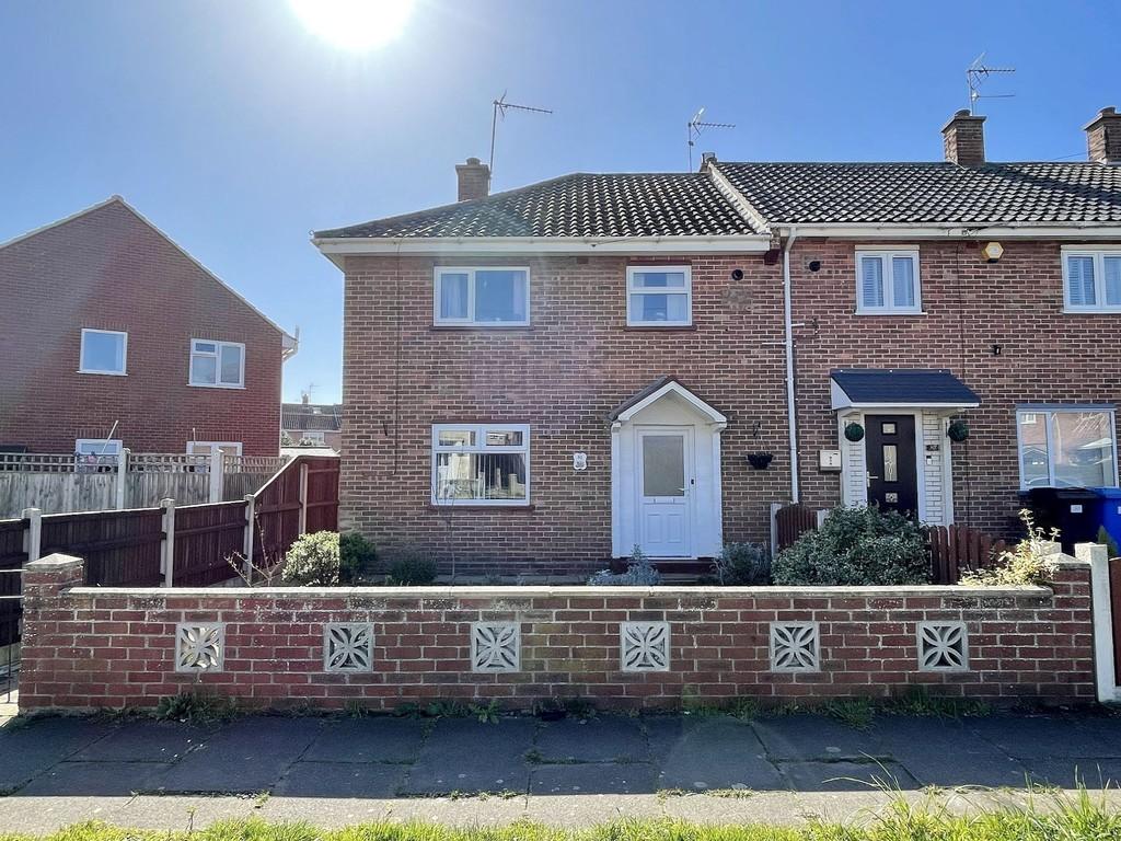 Mimosa Walk, Lowestoft 3 bed end of terrace house £200,000