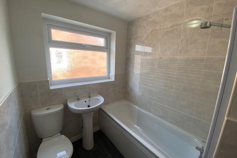 2 bedroom semi-detached house to rent, Lime Tree Ave, Crewe, Cheshire