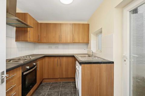 2 bedroom flat to rent, Lillie Road, Fulham, London SW6 7PA