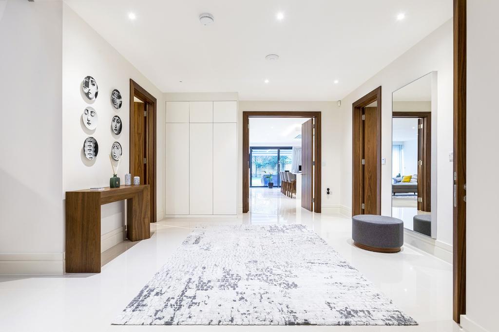 The Park, Golders Hill NW11 6 bed detached house £5,700,000